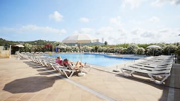 2 outdoor pools, pool umbrellas, sun loungers