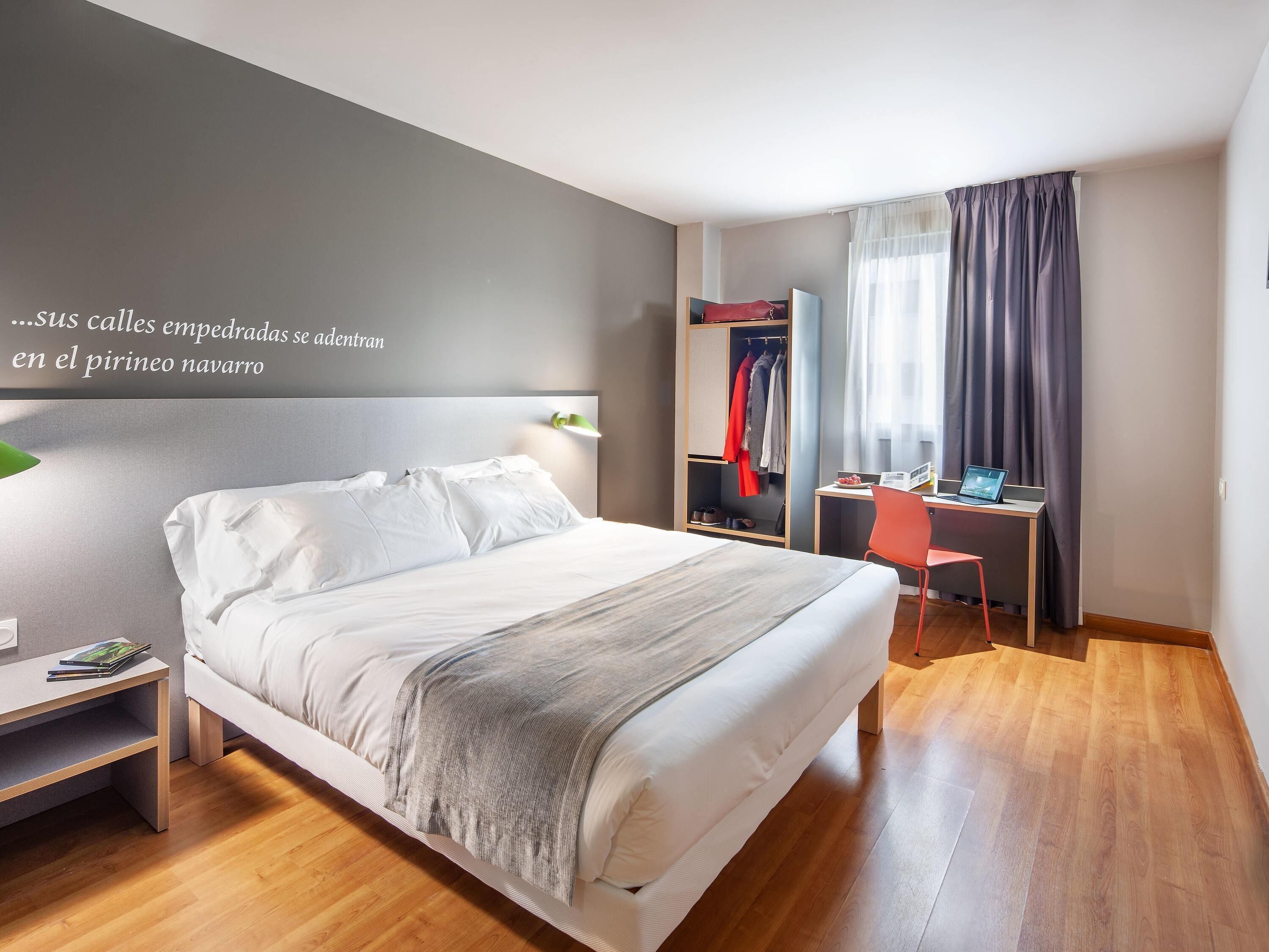 1 Schlafzimmer, Daunenbettdecken, Zimmersafe, Schreibtisch