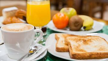 Dagelijks ontbijtbuffet (EUR 10 per persoon)