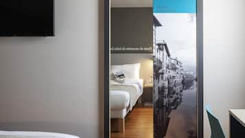 Standard Double Room, 1 Double Bed | 1 bedroom, down comforters, in-room safe, desk