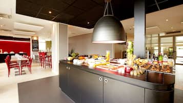 Breakfast, lunch, dinner served; French cuisine, garden views