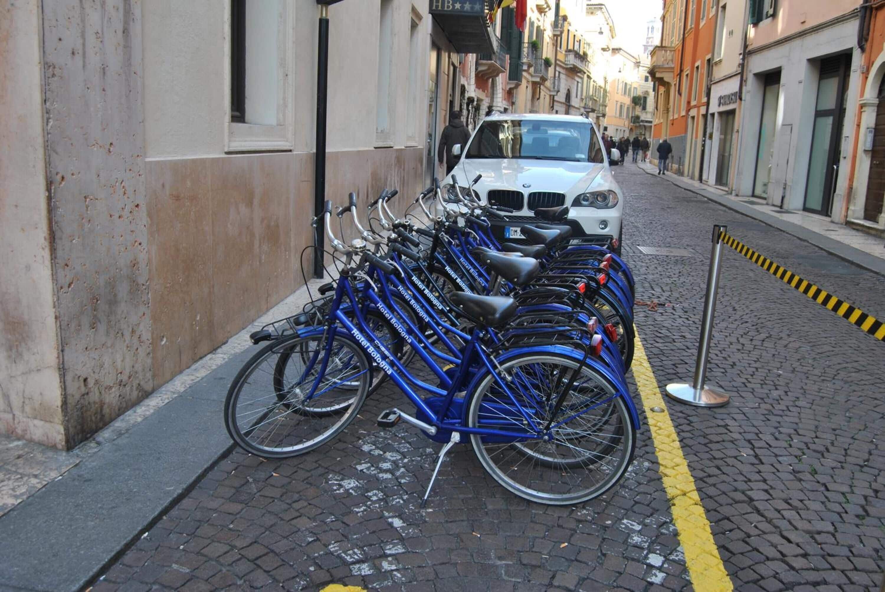 valet parking (surcharge) (28 per day)