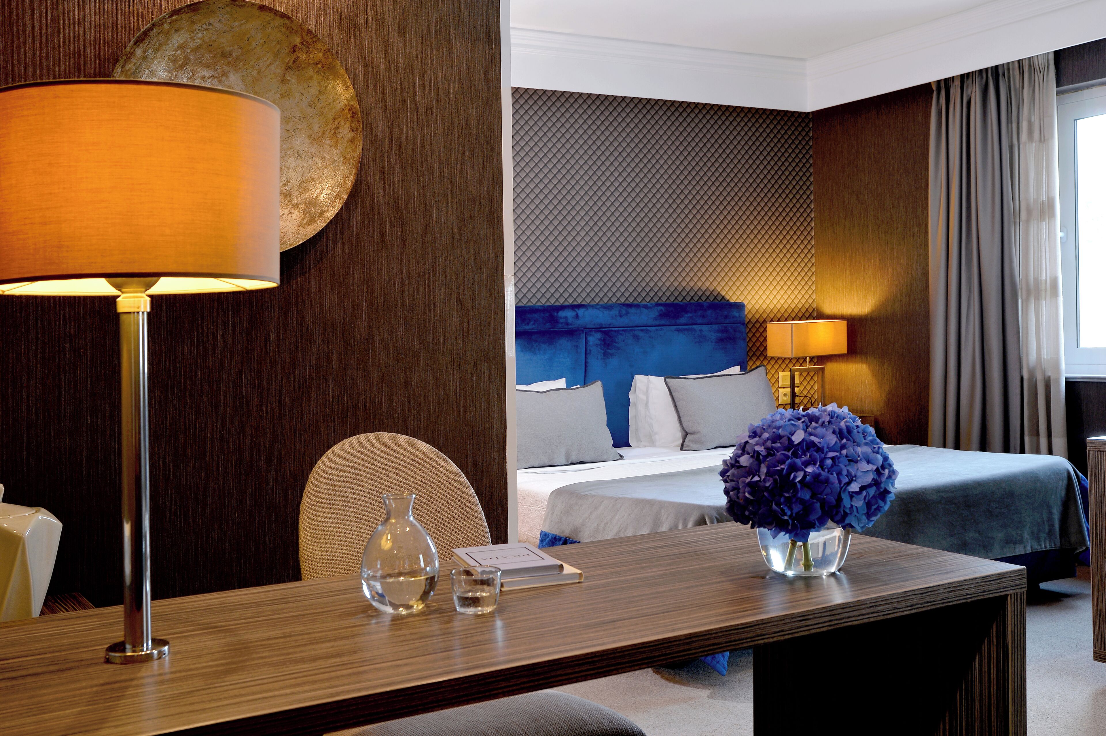 executive suite | 1 bedroom, minibar, desk, blackout curtains