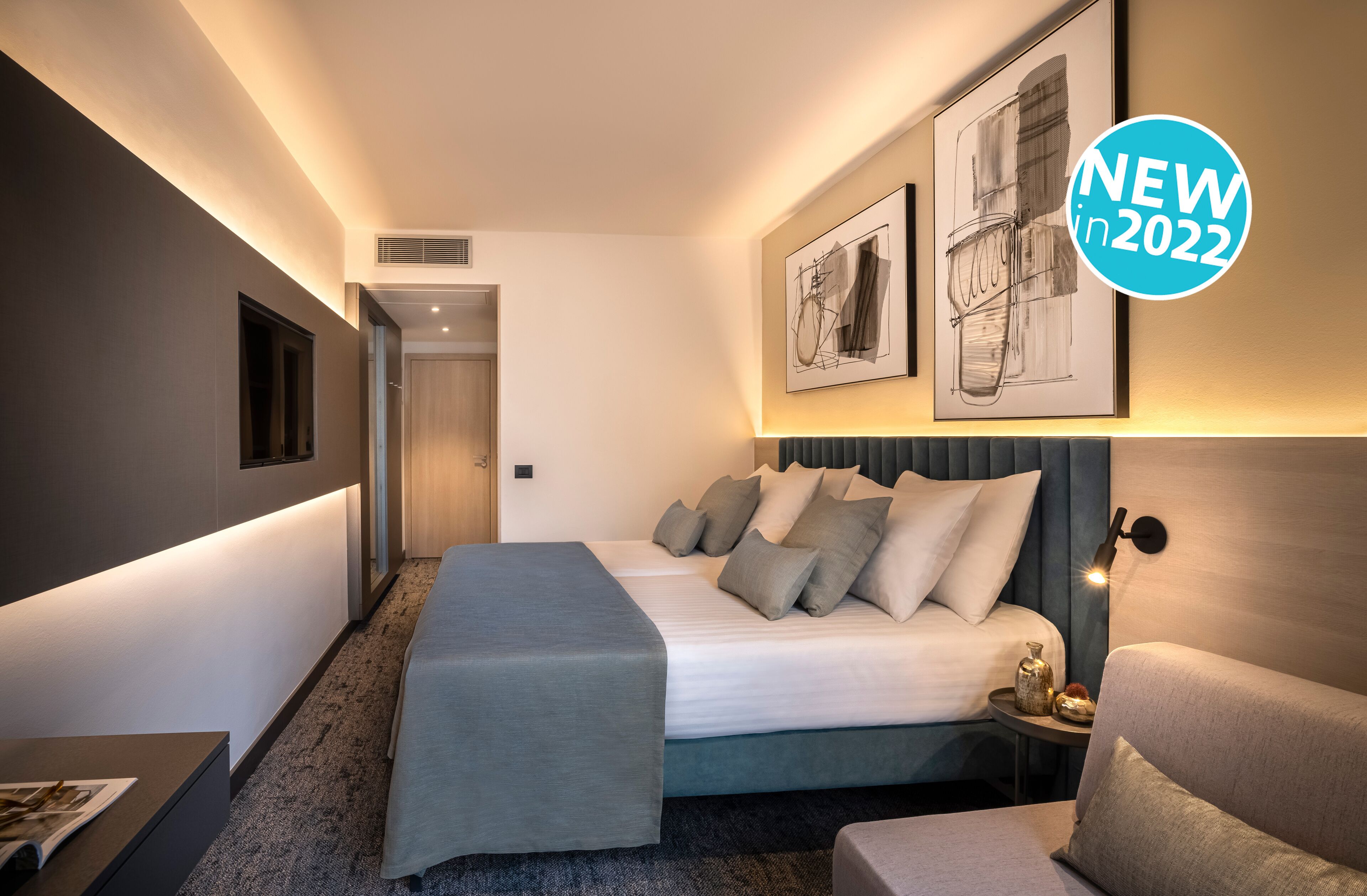 Premium bedding, minibar, in-room safe, desk