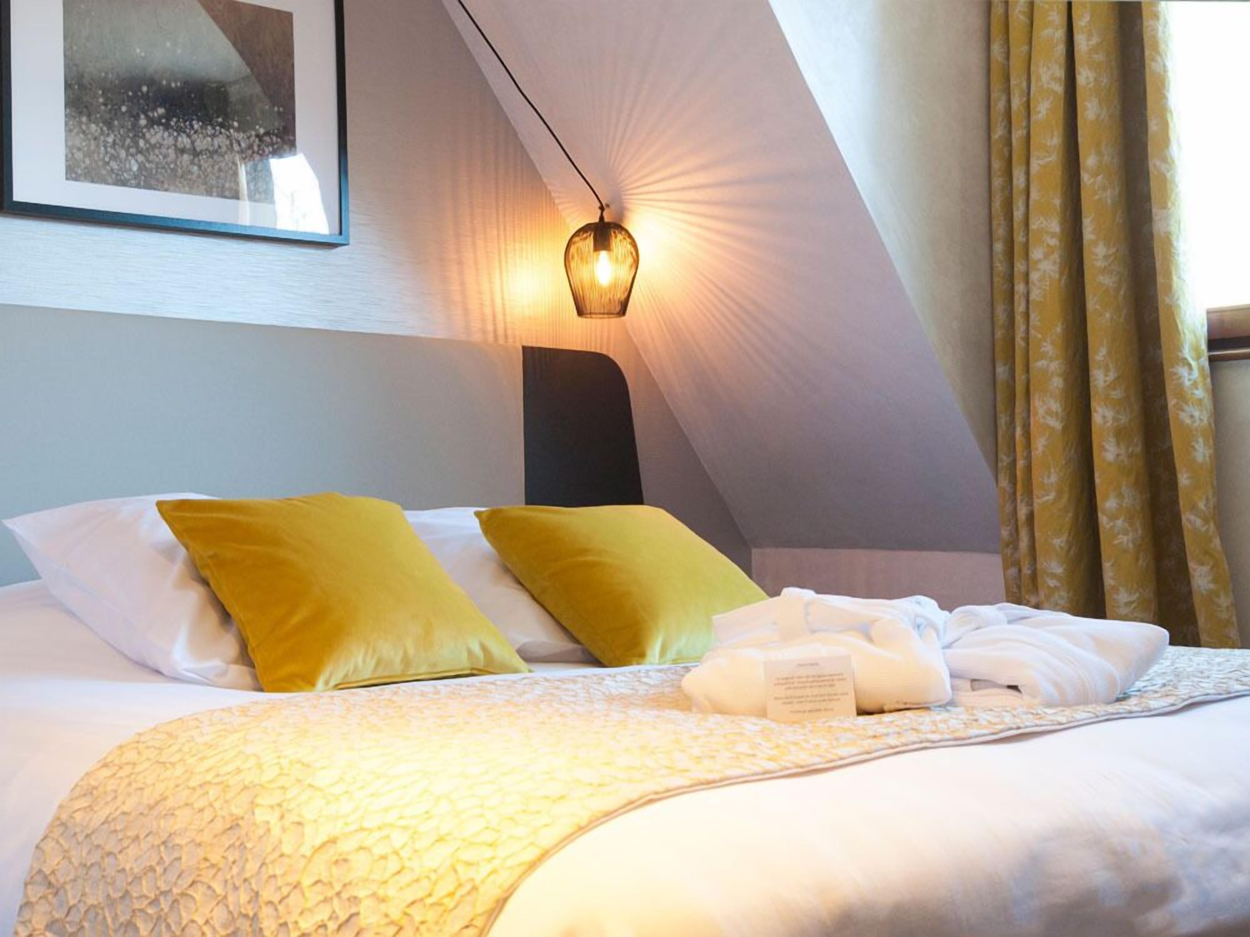 Minibar, caja de seguridad en la habitación, escritorio y wifi gratis 