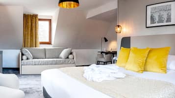 Frigobar, cofres nos quartos, escrivaninha, Wi-Fi de cortesia