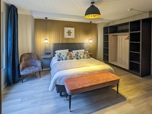 Suite (appartement) | Minibar, caja fuerte, escritorio y wifi gratis