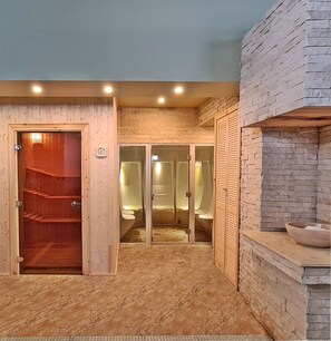 Sauna, hot tub, steam room