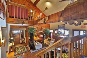 32-inch flat-screen TV with cable channels, TV - Greenbrier Inn (Killington)