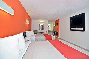 办公桌、免费 WiFi、床单