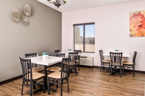 بوفيه فطور مجانًا