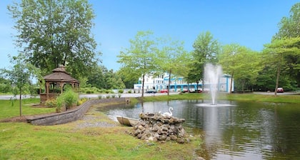 Econo Lodge Inn & Suites Old Saybrook Westbrook