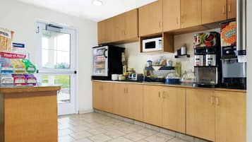 Free daily continental breakfast