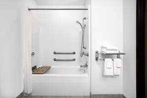 Combined shower/bathtub, free toiletries, hair dryer, towels - Microtel Inn & Suites by Wyndham Mankato (Mankato)