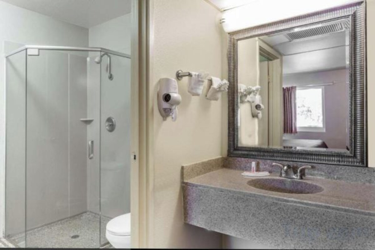 Shower, free toiletries, hair dryer, towels