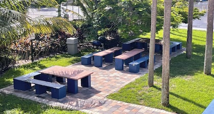 Motel 6 Riviera Beach, FL