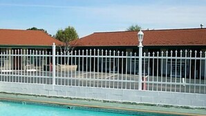 Pool - Holiday Motel Waynesburg (Waynesburg)