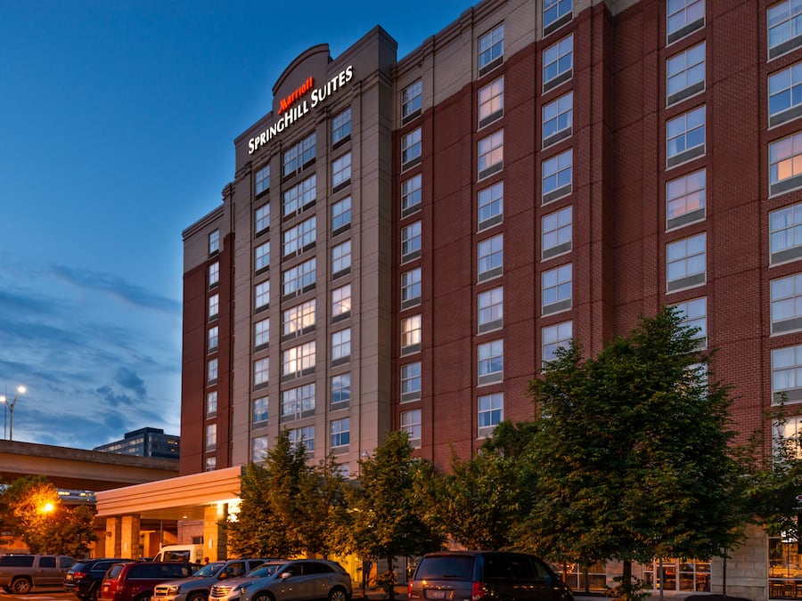 Façade de l’hébergement – soirée/nuit