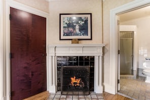 Suite, 1 King Bed, Non Smoking | Premium bedding, pillowtop beds, in-room safe, individually decorated