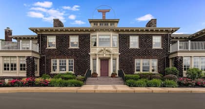 Traditions Hotel & Spa Johnson City - Binghamton, an Ascend Collection Hotel
