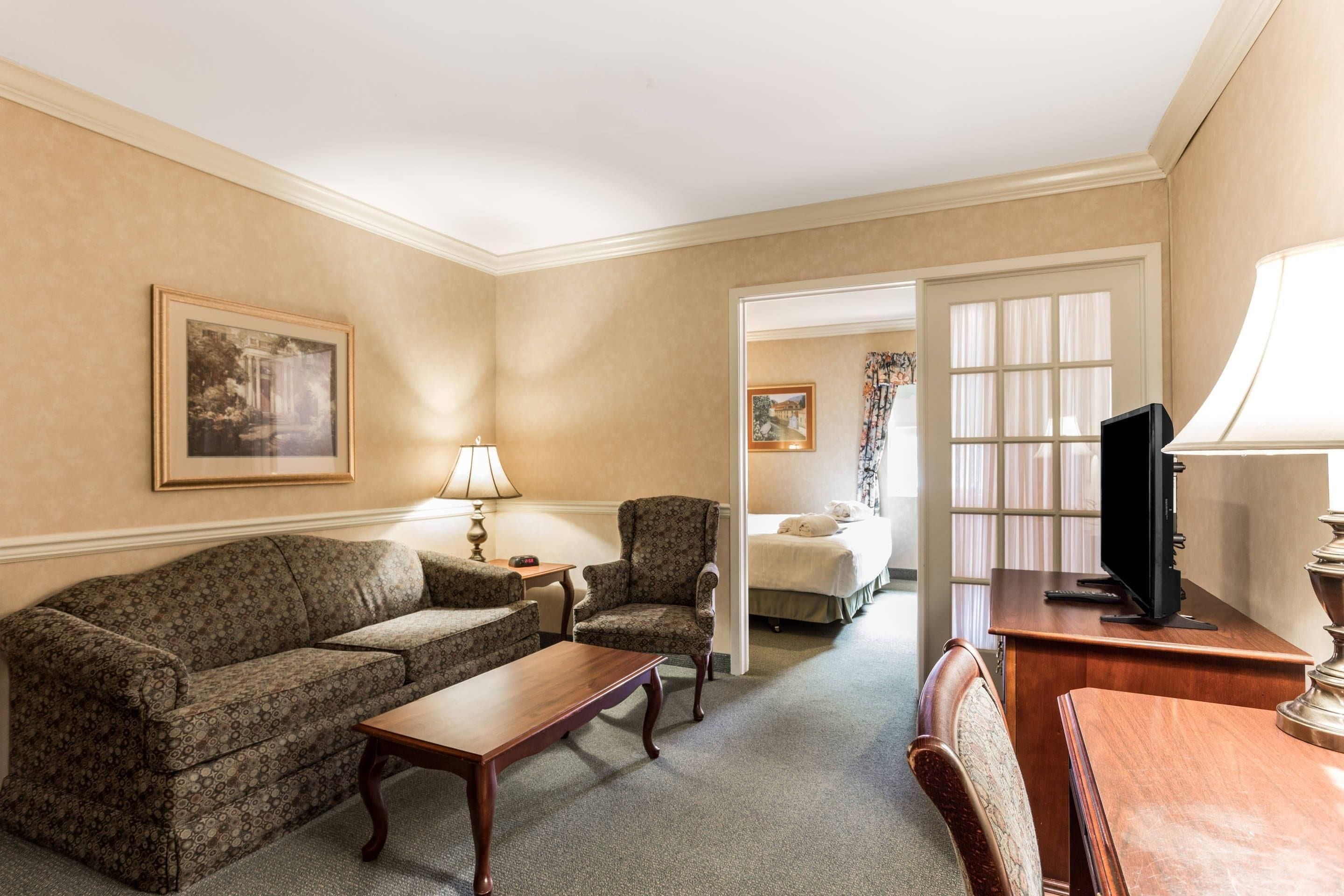 Suite, Non Smoking (Efficiency) | Premium bedding, pillowtop beds, in-room safe, individually decorated