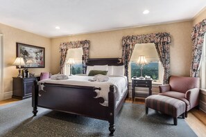 Suite, 1 King Bed, Non Smoking - Traditions Hotel & Spa Johnson City - Binghamton, an Ascend Collection Hotel (Endicott)