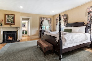 Suite, 1 King Bed, Non Smoking, Terrace | Premium bedding, pillowtop beds, in-room safe, individually decorated