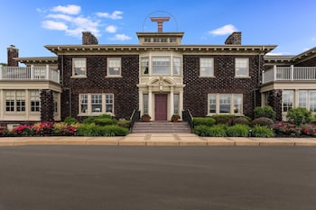 Traditions Hotel & Spa Johnson City - Binghamton, an Ascend Coll