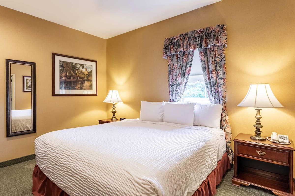 Premium bedding, pillow-top beds, in-room safe, individually decorated