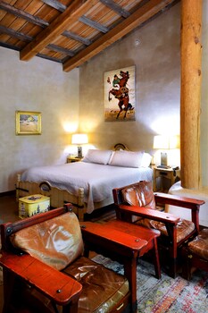 6 - Hile | Egyptian cotton sheets, hypo-allergenic bedding, memory foam beds at El Portal Sedona Hotel
