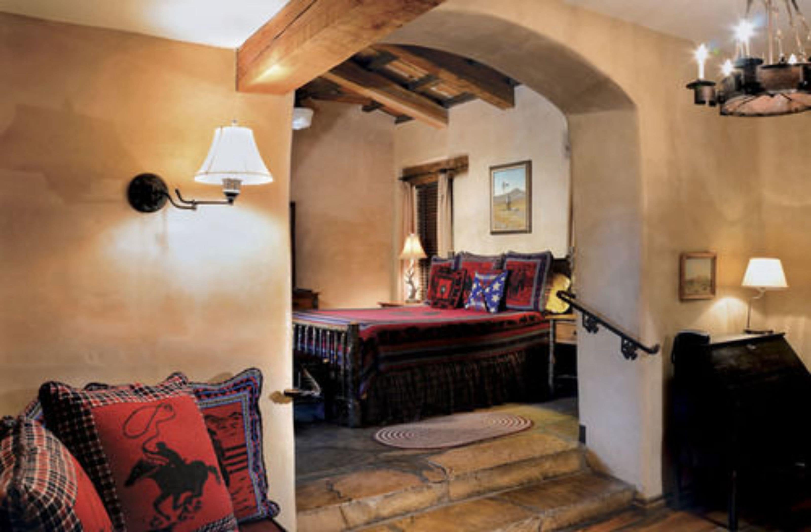 1 bedroom, egyptian cotton sheets, hypo-allergenic bedding