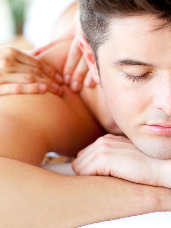 Sauna seca, banheira de hidromassagem, sauna a vapor