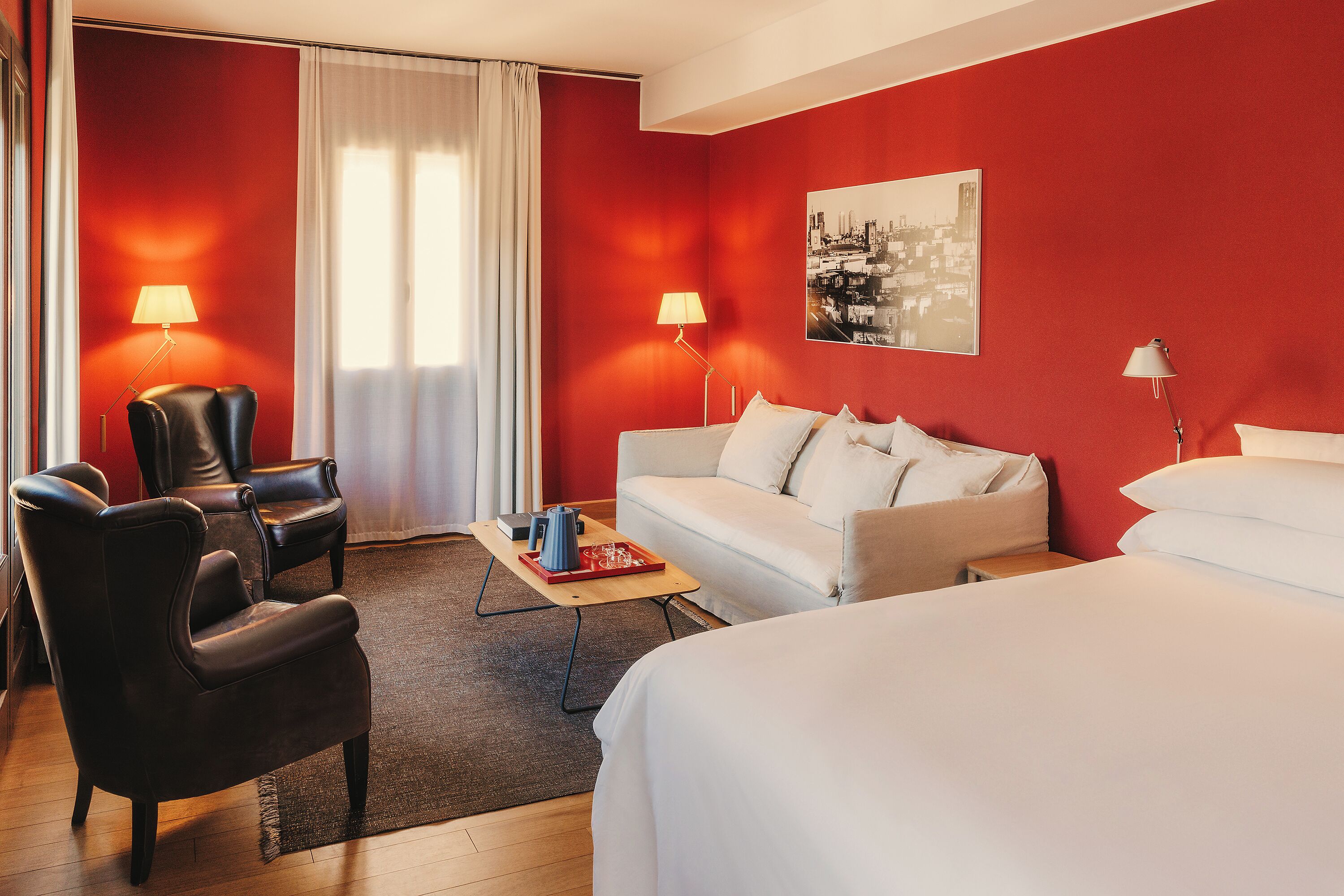 Corner Suite | Down duvets, in-room safe, laptop workspace, soundproofing