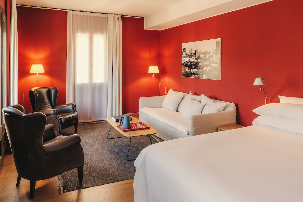 Corner Suite