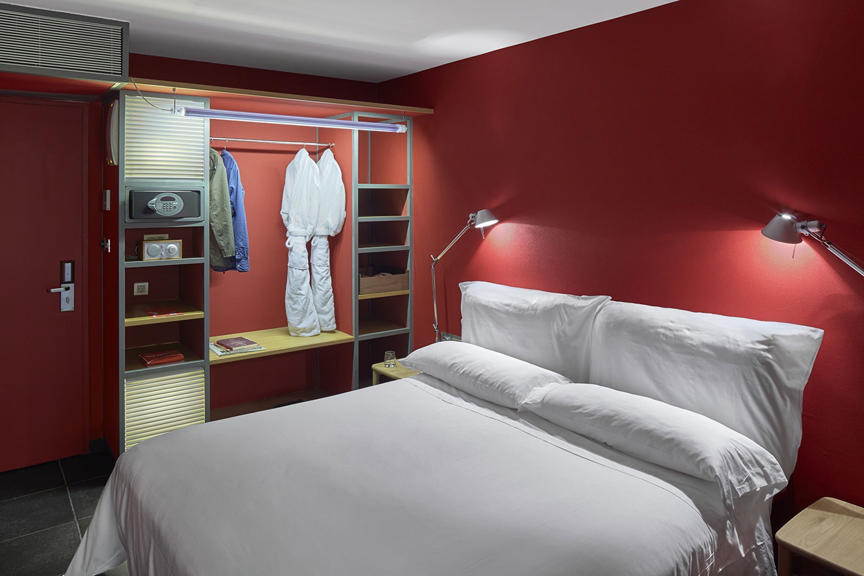 Down comforters, in-room safe, laptop workspace, soundproofing