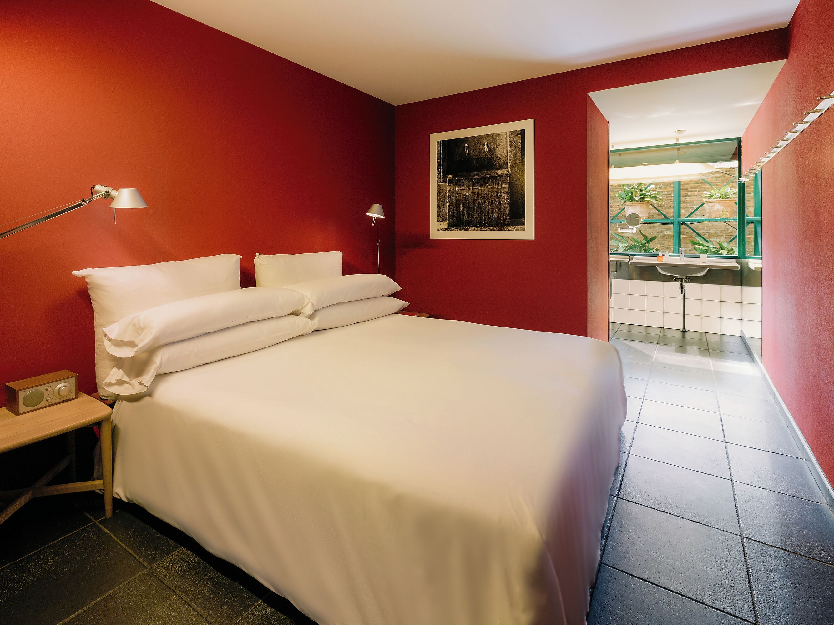 Double or Twin Room, Garden View | Down duvets, in-room safe, laptop workspace, soundproofing