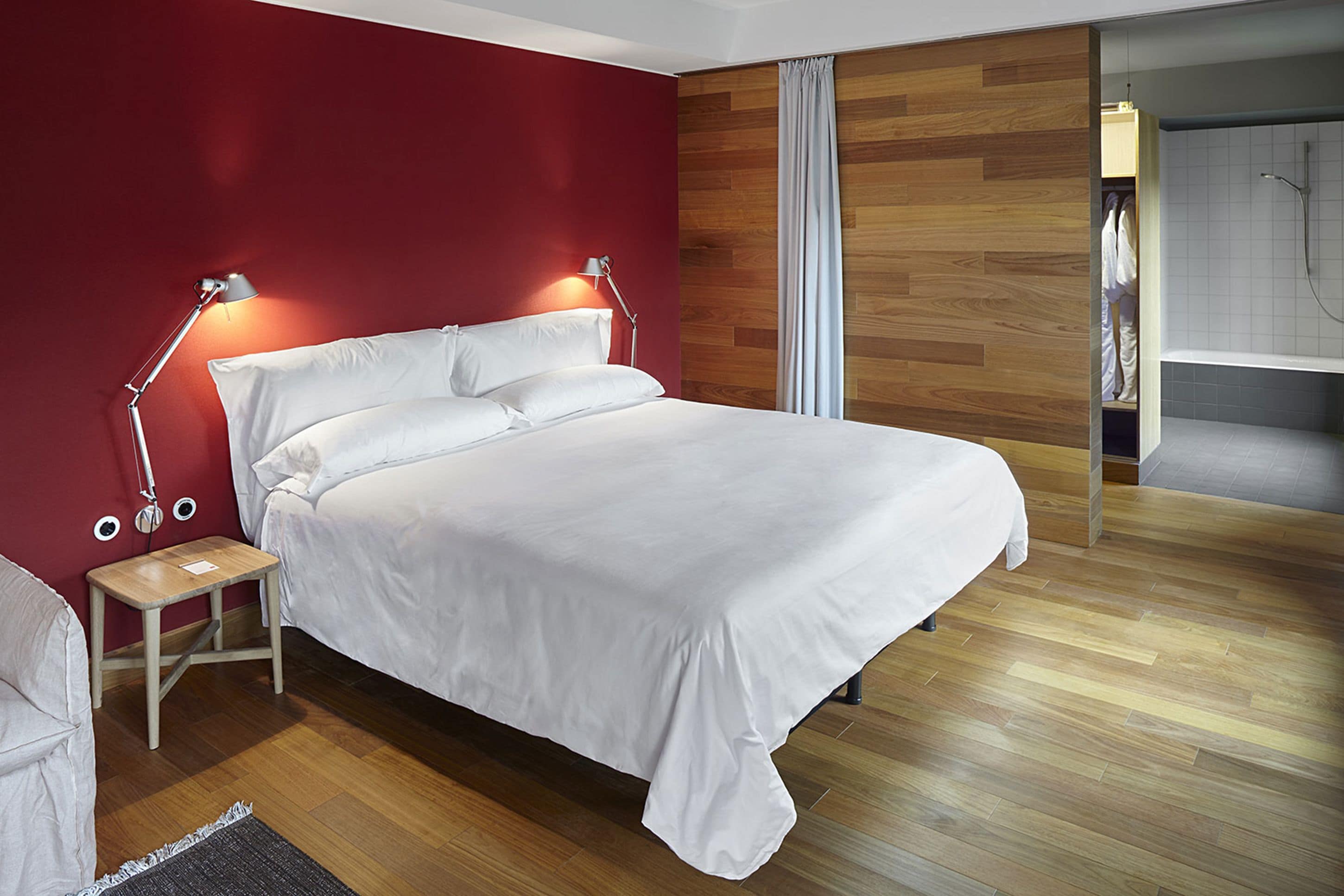 1 bedroom, in-room safe, desk, soundproofing