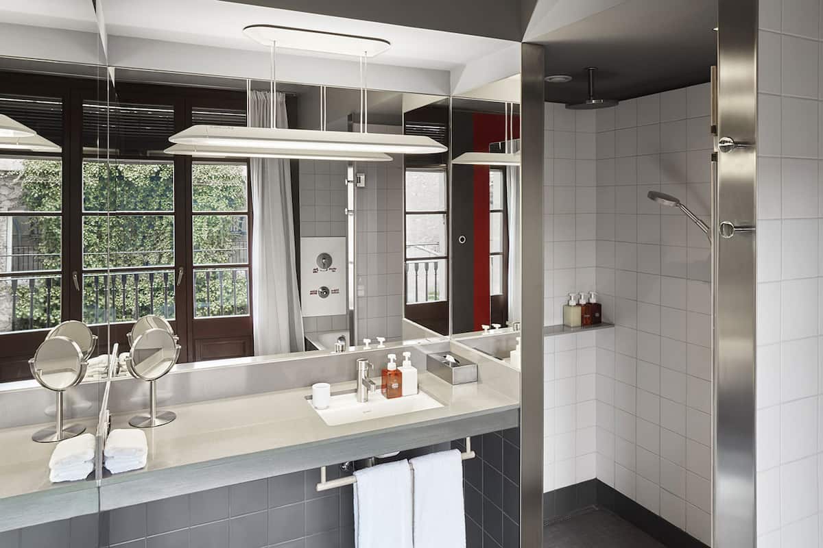 rainfall showerhead, free toiletries, hair dryer, bathrobes