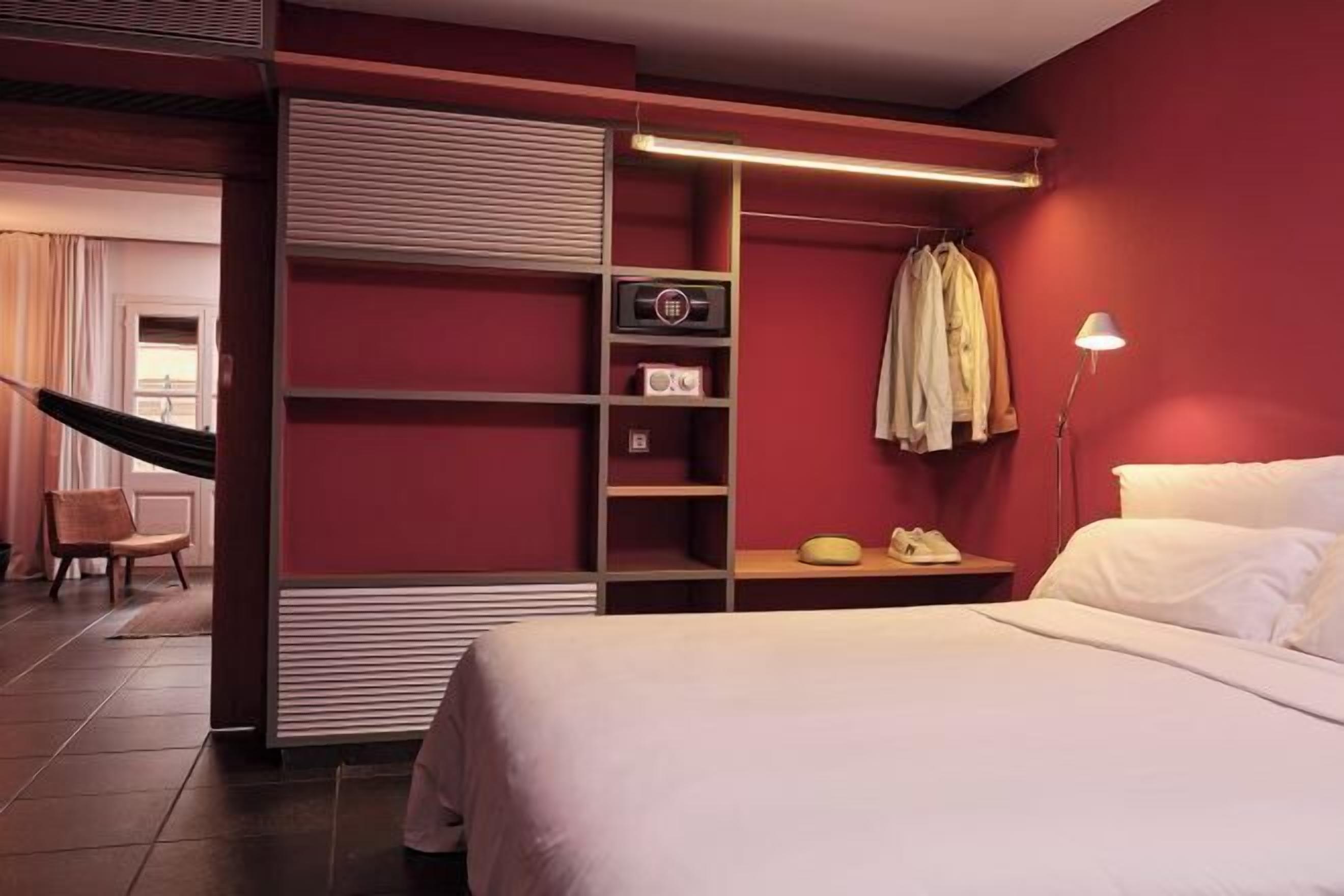 Down comforters, in-room safe, laptop workspace, soundproofing