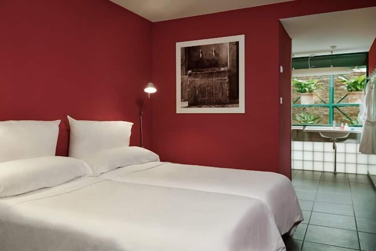 1 bedroom, down comforters, in-room safe, laptop workspace
