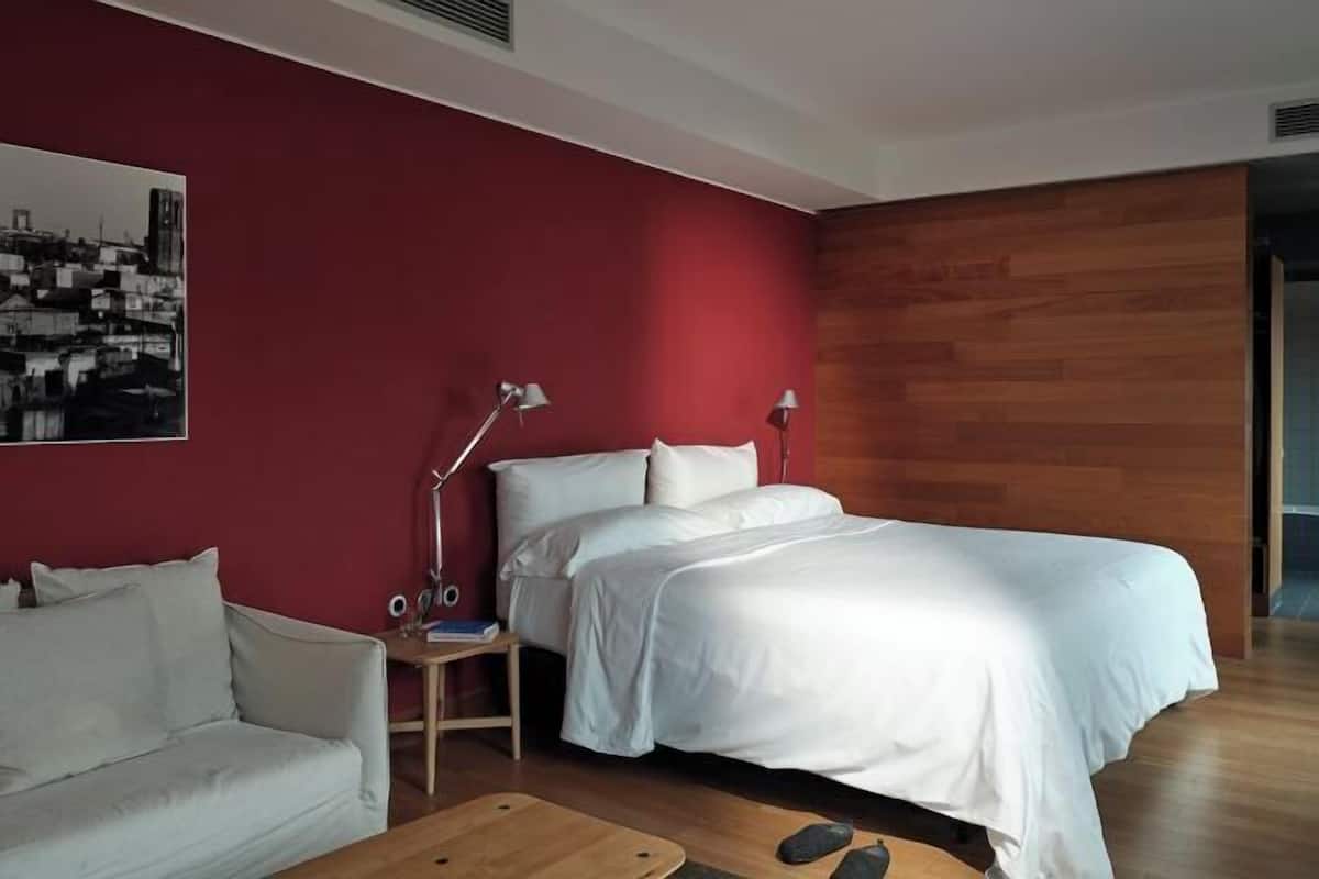 1 bedroom, down comforters, in-room safe, laptop workspace