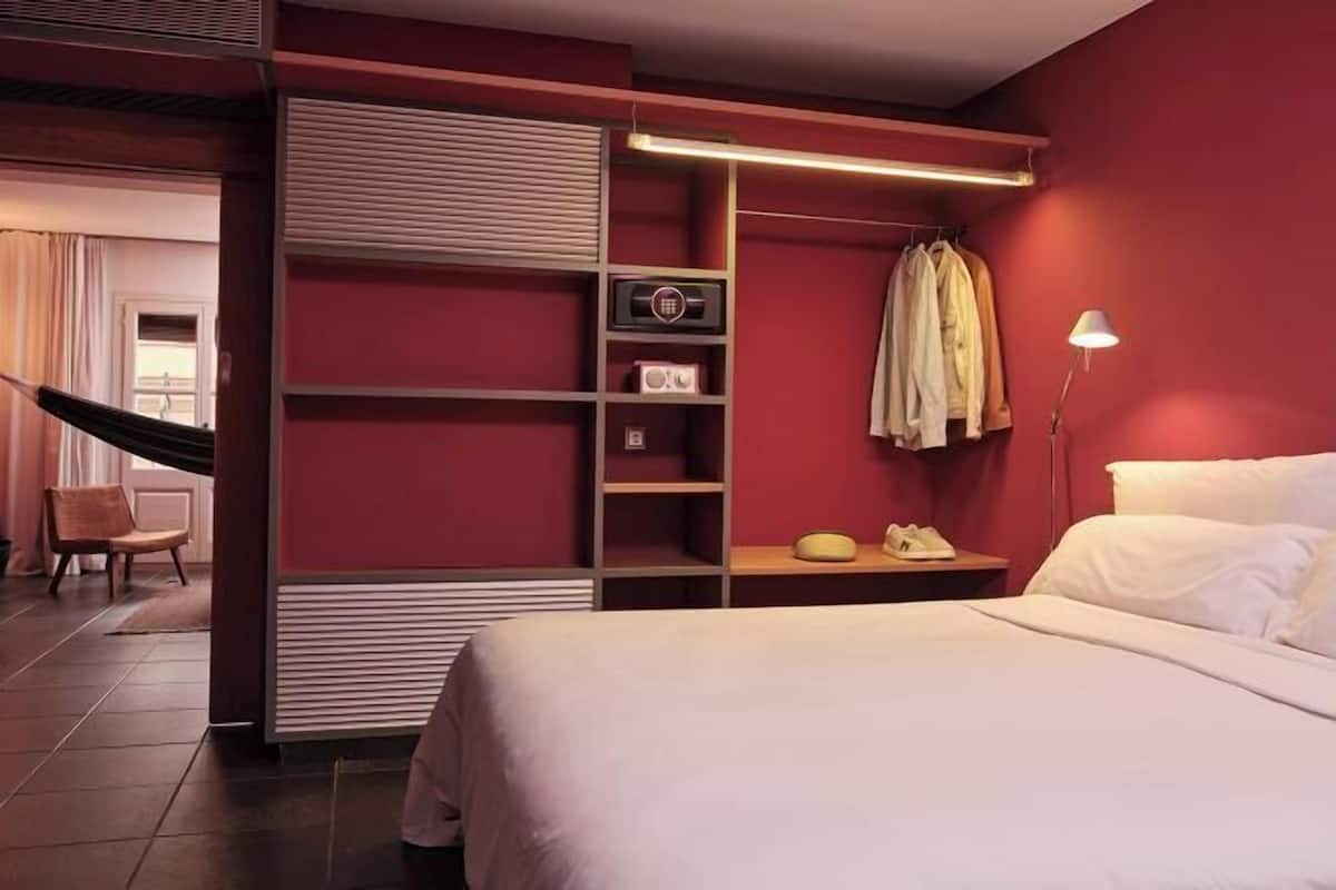 1 bedroom, down comforters, in-room safe, laptop workspace