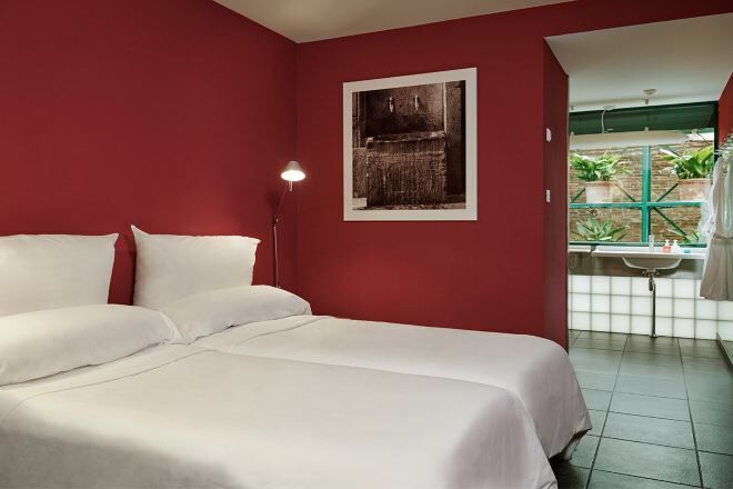 Down comforters, in-room safe, laptop workspace, soundproofing