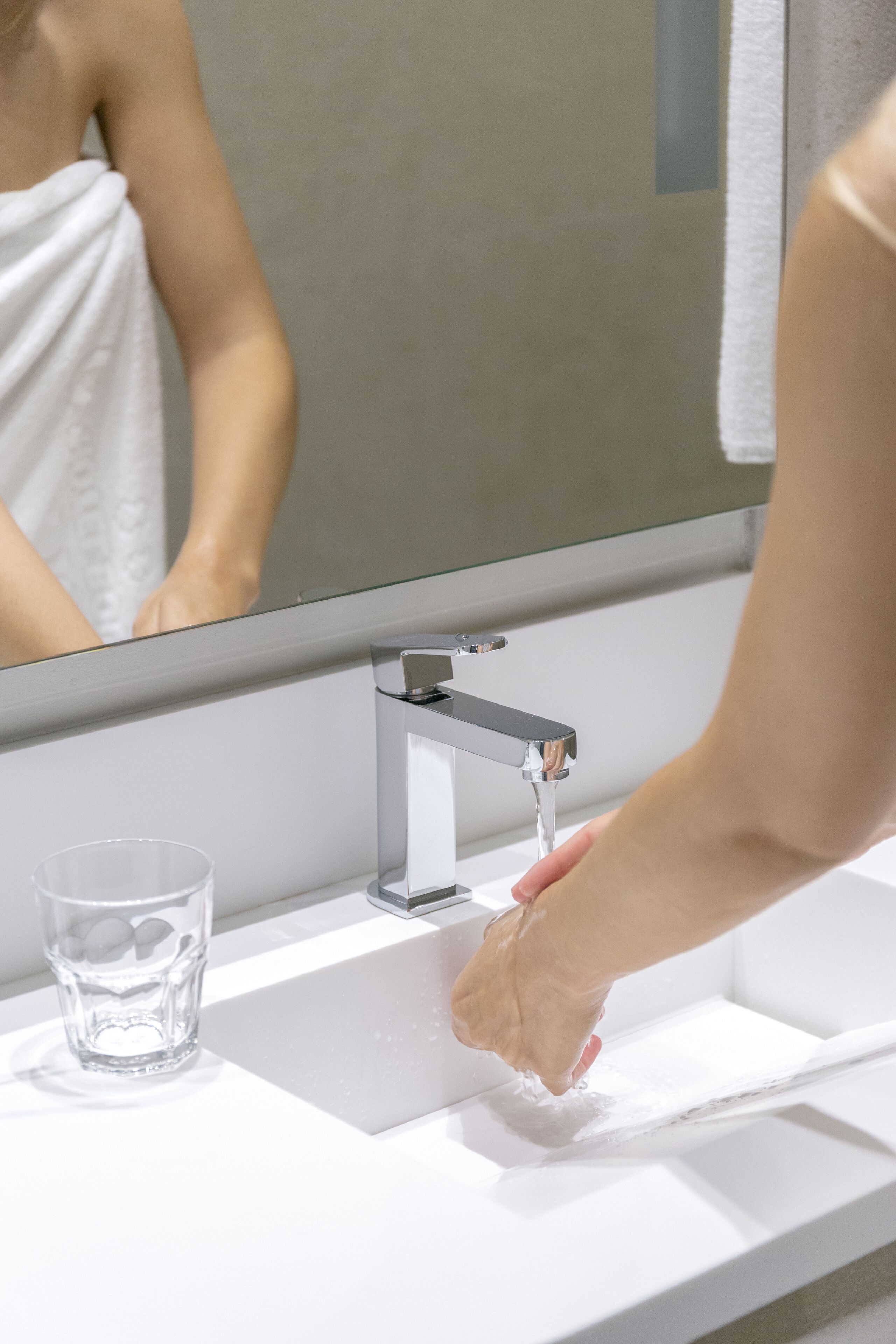 separate bathtub and shower, free toiletries, hair dryer, towels