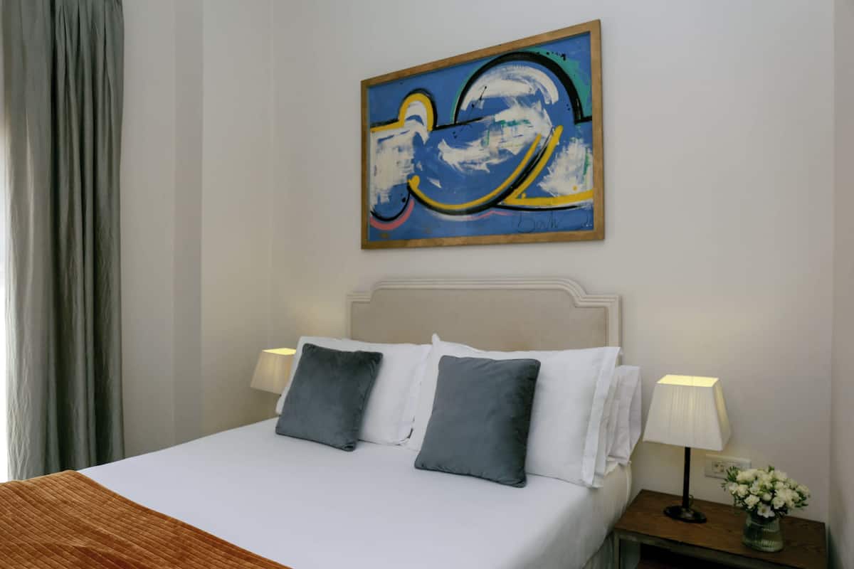 1 Schlafzimmer, hochwertige Bettwaren, Daunenbettdecken