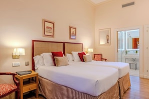 Superior-Doppelzimmer | Hochwertige Bettwaren, Daunenbettdecken