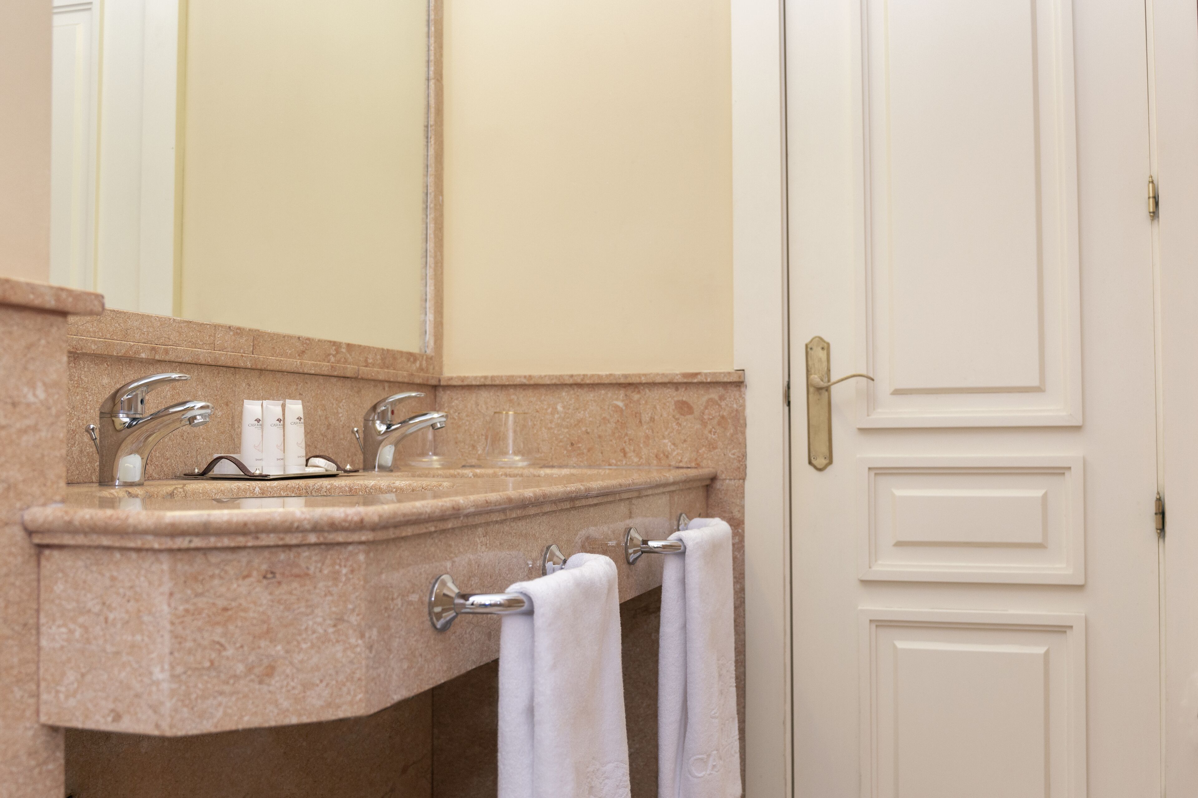 deluxe room | bathroom | separate bathtub and shower, free toiletries, hair dryer, towels