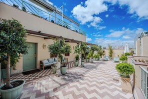 Suite junior, Terraza | Ropa de cama de alta calidad, edredón y camas con efecto memoria 