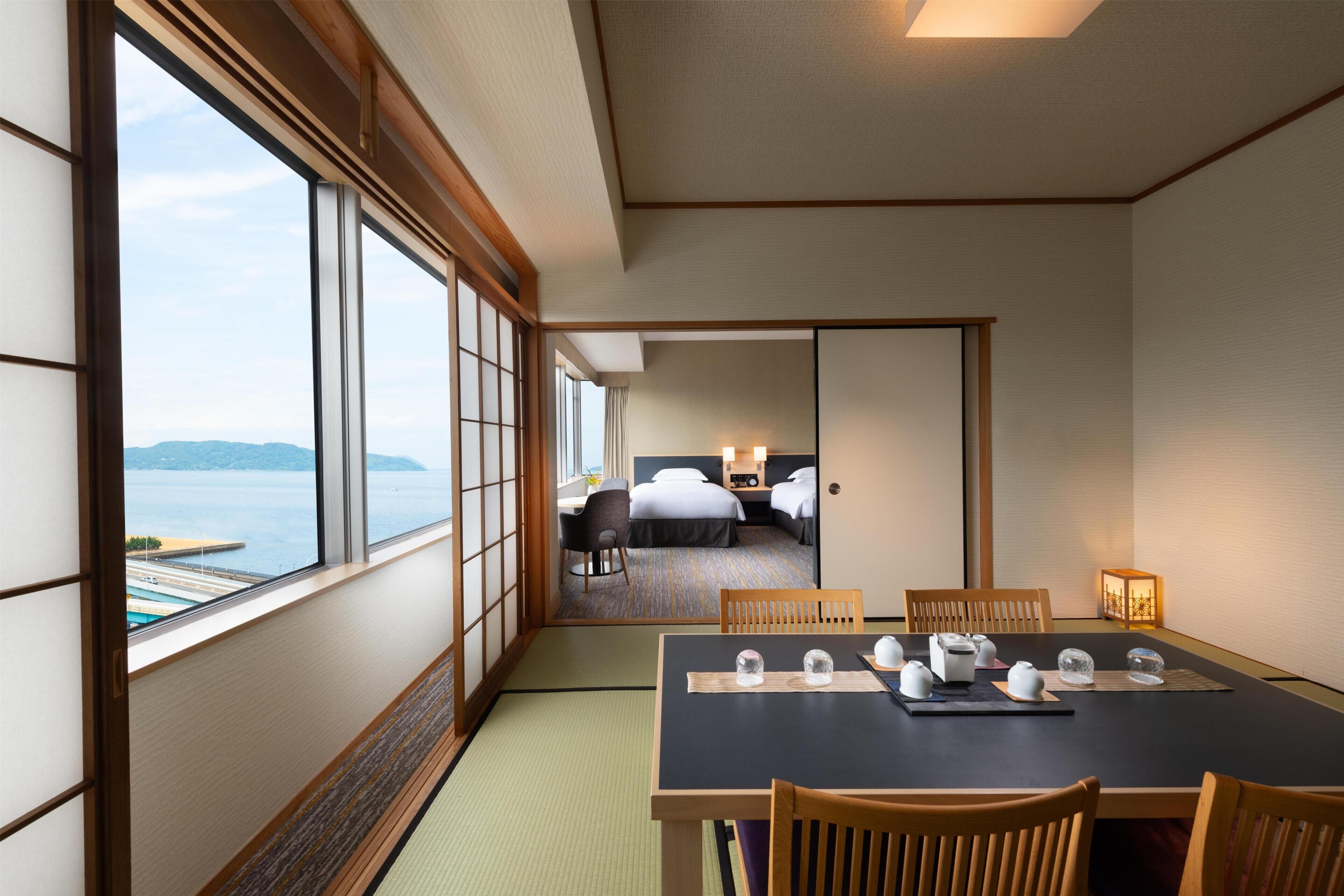 Japanese Wesuitern Suite | 1 室のベッドルーム、羽毛の掛け布団、遮光カーテン、防音設備