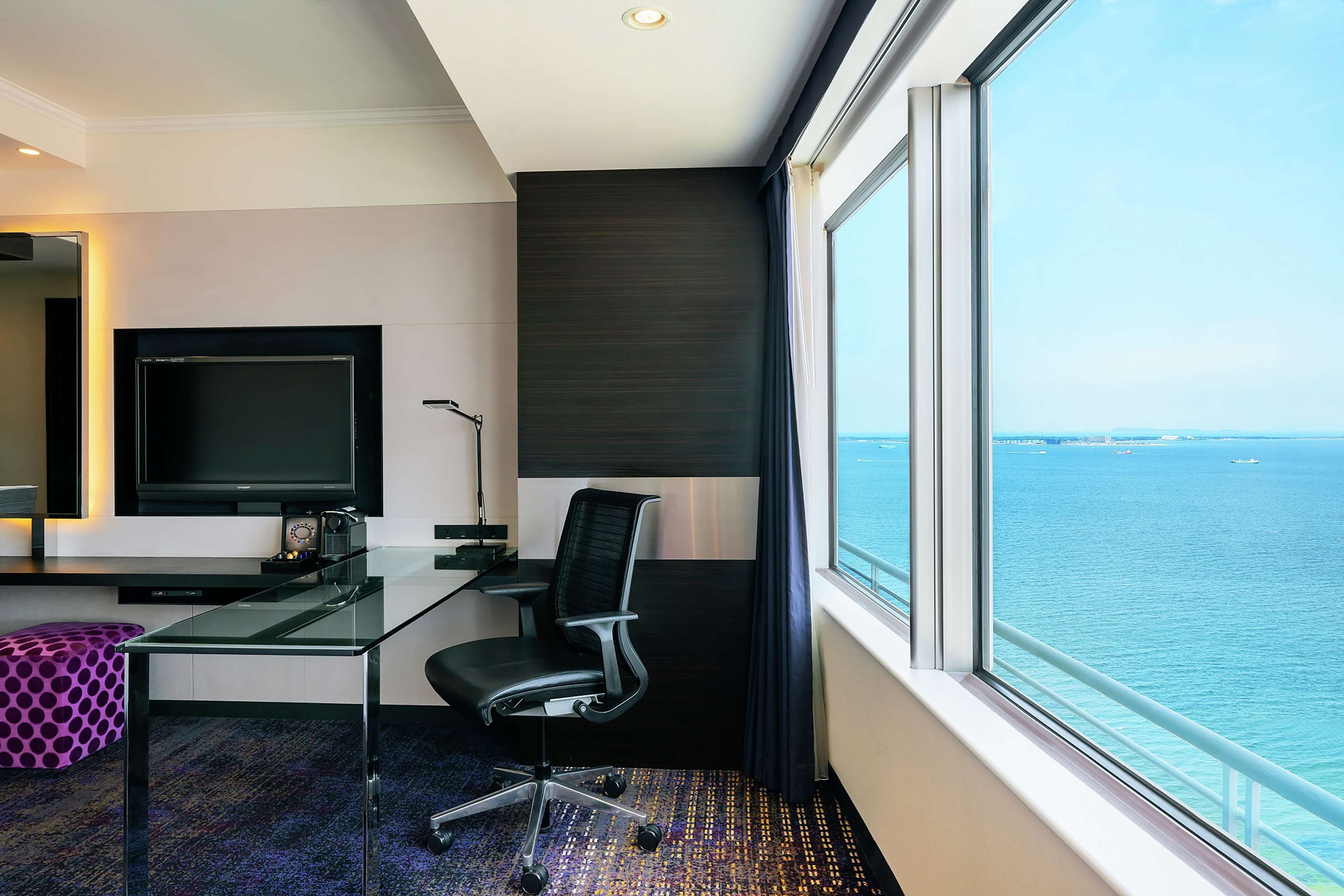 executive king | 1 bedroom, down duvets, blackout curtains, soundproofing